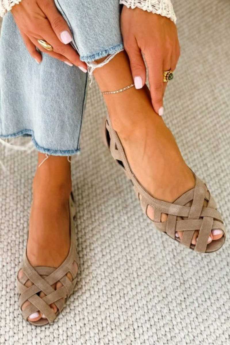 Isabell | Flache Sandalen mit offener Spitze und geflochtenem Gewebe