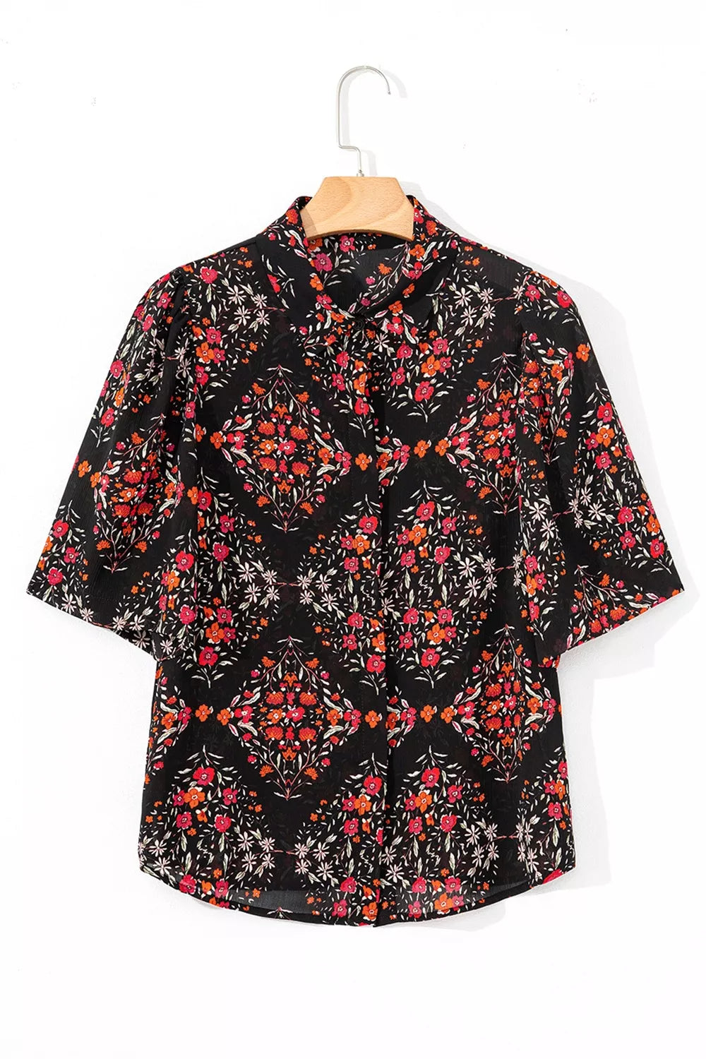 Vintage-Blumenmuster-Hemd mit Knopfdetails