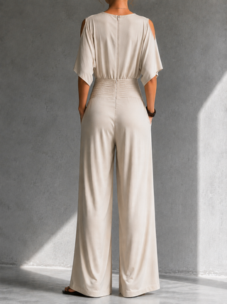 Alia | Elegante Kombination mit Wickel-Effekt und weitem Bein