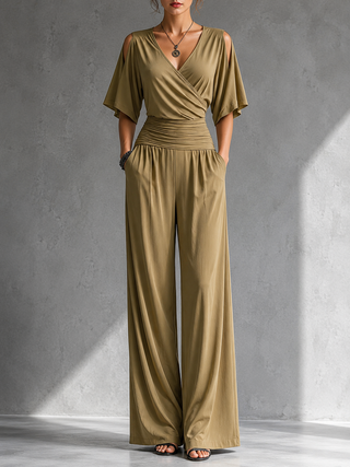 Alia | Elegante Kombination mit Wickel-Effekt und weitem Bein