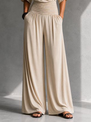 Alia | Elegante Kombination mit Wickel-Effekt und weitem Bein