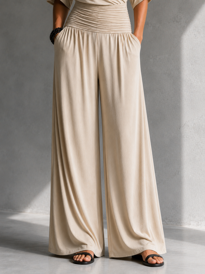 Alia | Elegante Kombination mit Wickel-Effekt und weitem Bein
