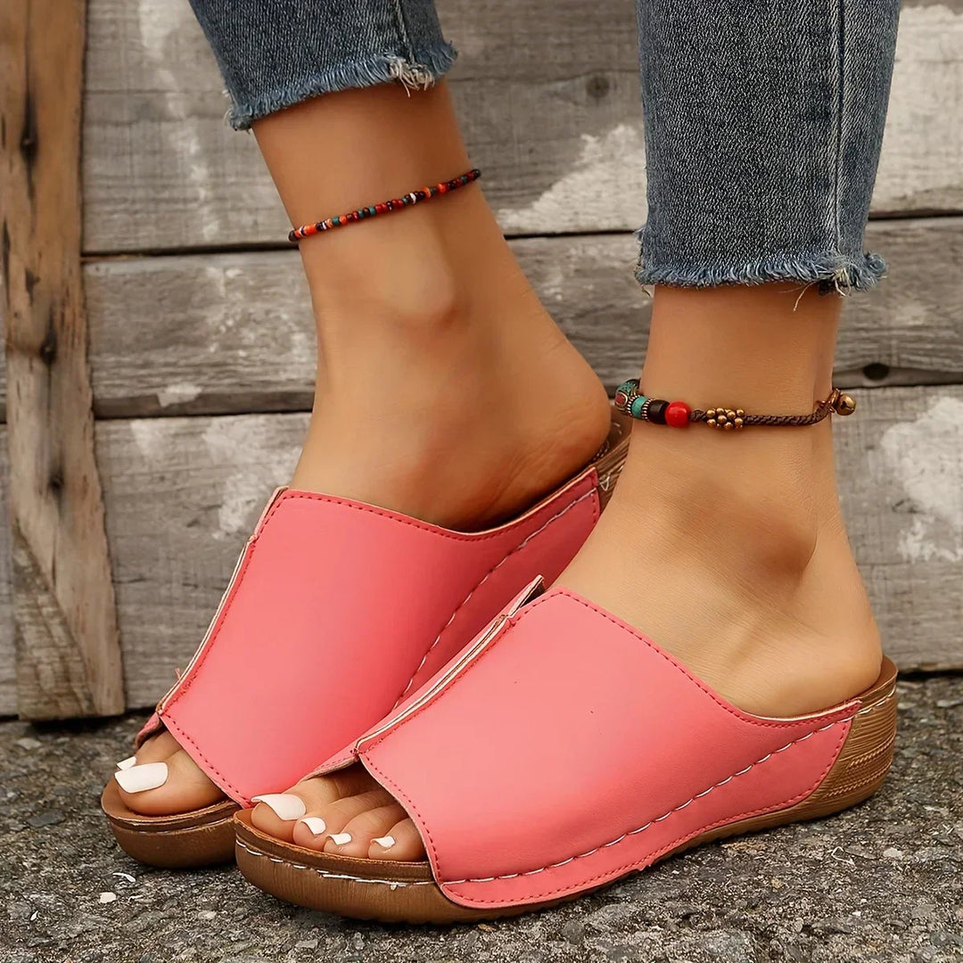 Roxelle Gepolsterte Wedge-Slide-Sandalen