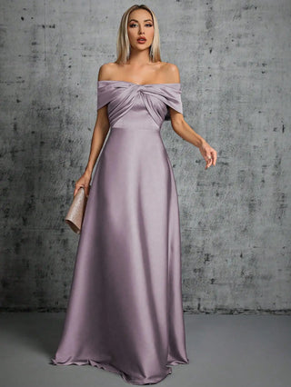 Juliana Faltendes Brautjungfernkleid" can be rewritten as "Juliana Draped Bridesmaid Dress.