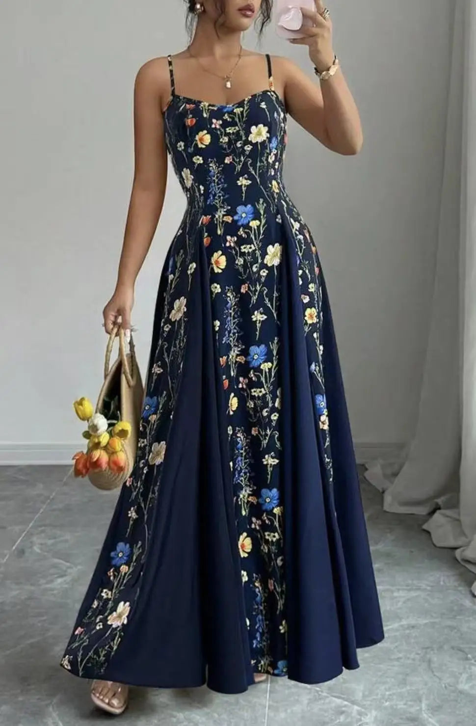 Amelia Fließendes Blumenmuster A-Linie Maxi Kleid