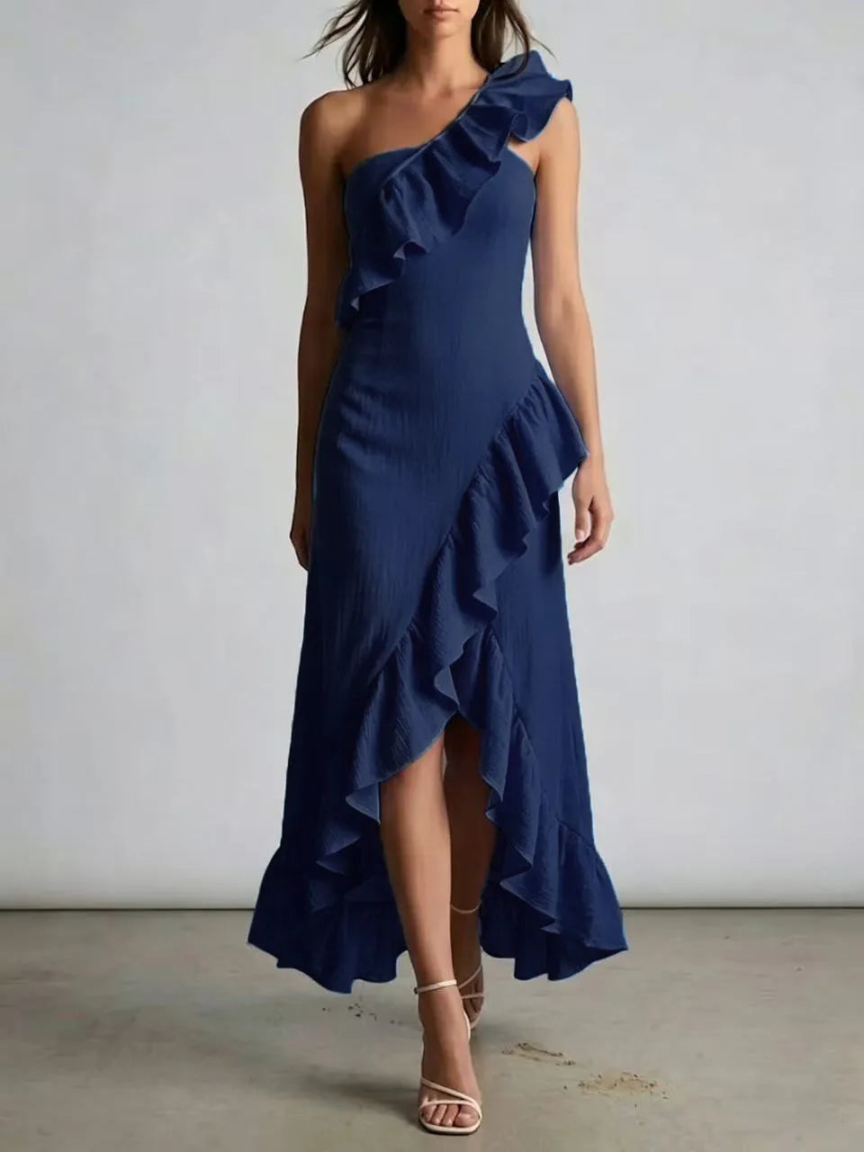 Dakota Ein-Schulter Midi-Kleid mit fließendem Schnitt