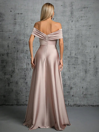 Juliana Faltendes Brautjungfernkleid" can be rewritten as "Juliana Draped Bridesmaid Dress.
