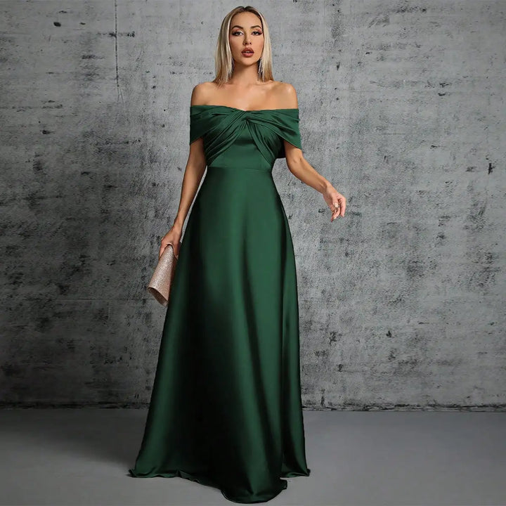 Juliana Faltendes Brautjungfernkleid" can be rewritten as "Juliana Draped Bridesmaid Dress.