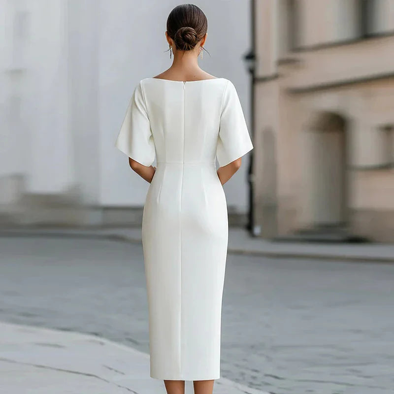 Larissa Halb-Offizielles Kleid