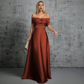 Juliana Faltendes Brautjungfernkleid" can be rewritten as "Juliana Draped Bridesmaid Dress.