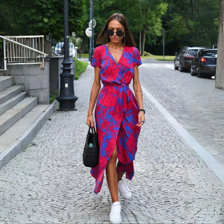 Julia - Elegantes Kleid mit V-Ausschnitt und figurformendem Schnitt