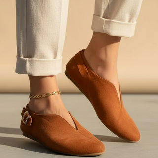 Katherine Spitz zulaufende Ballerinas" could be rewritten as "Katherine Pointed Toe Ballerinas.
