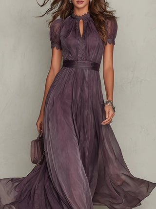 Flavia | Elegantes Langes Kleid Violett Mit Tropfen-Ausschnitt Spitze